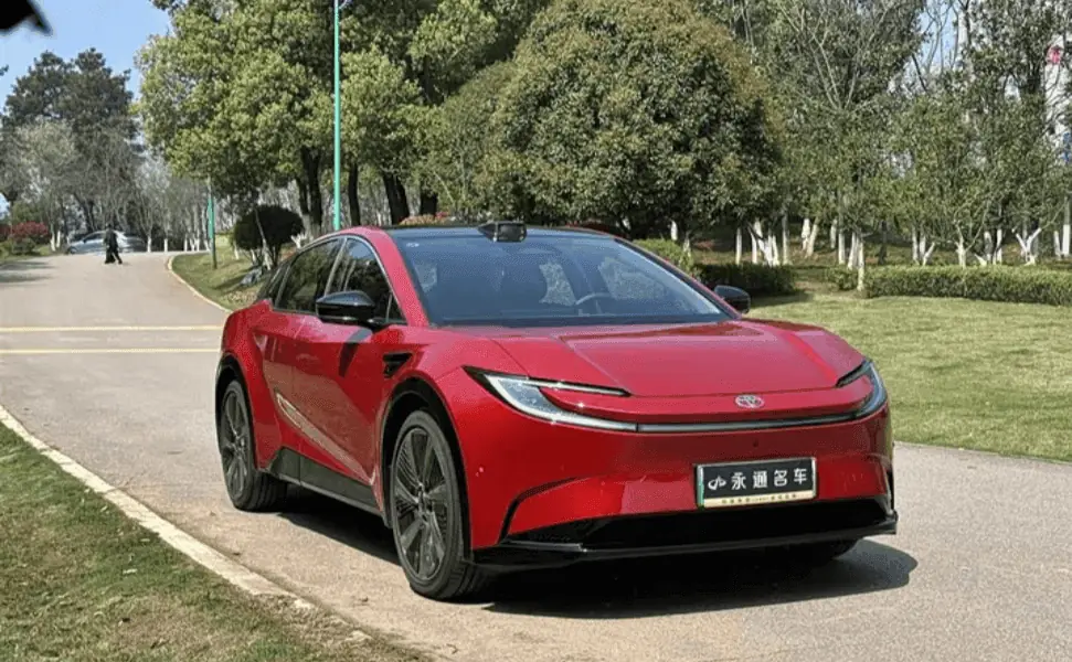 Toyota BZ5